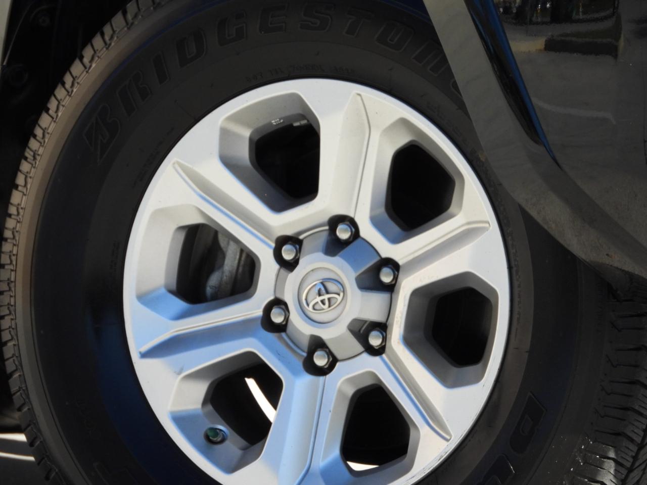 Toyota 4Runner photo 17