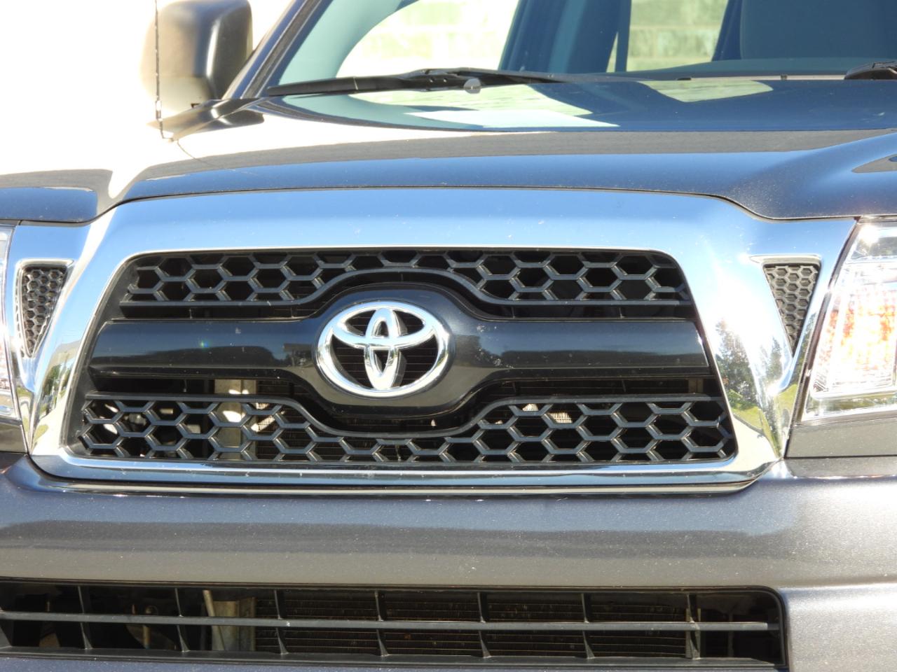 Toyota Tacoma PreRunner Double Cab V6 Auto 2WD 2011