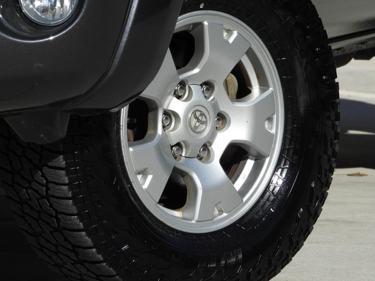 Toyota Tacoma PreRunner Double Cab V6 Auto 2WD 2011
