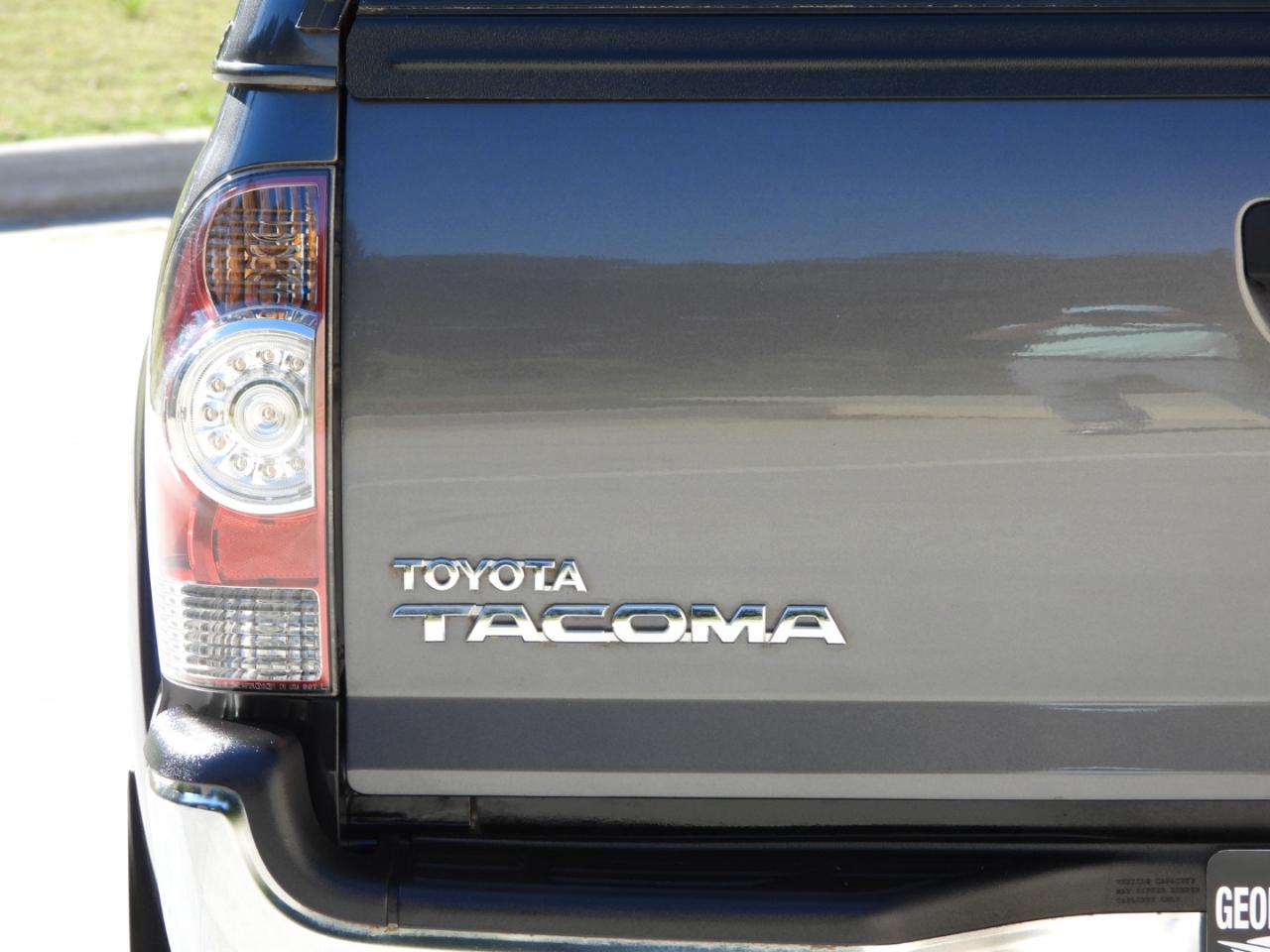 Toyota Tacoma PreRunner Double Cab V6 Auto 2WD 2011