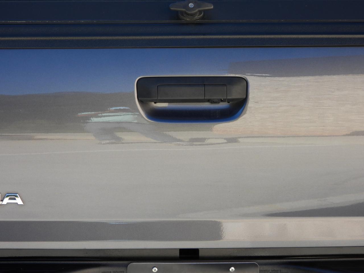 Toyota Tacoma PreRunner Double Cab V6 Auto 2WD 2011