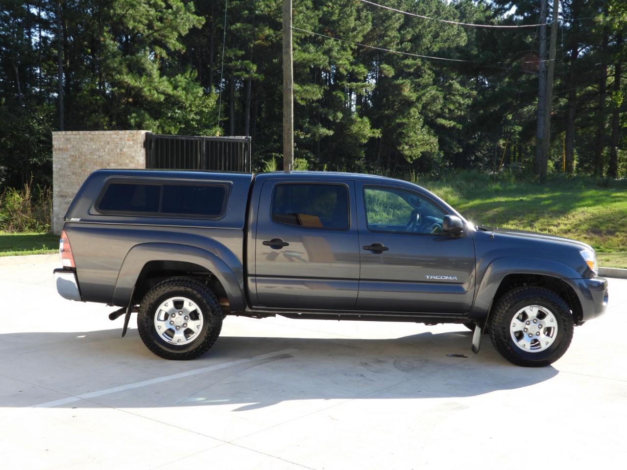 Toyota Tacoma PreRunner Double Cab V6 Auto 2WD 2011