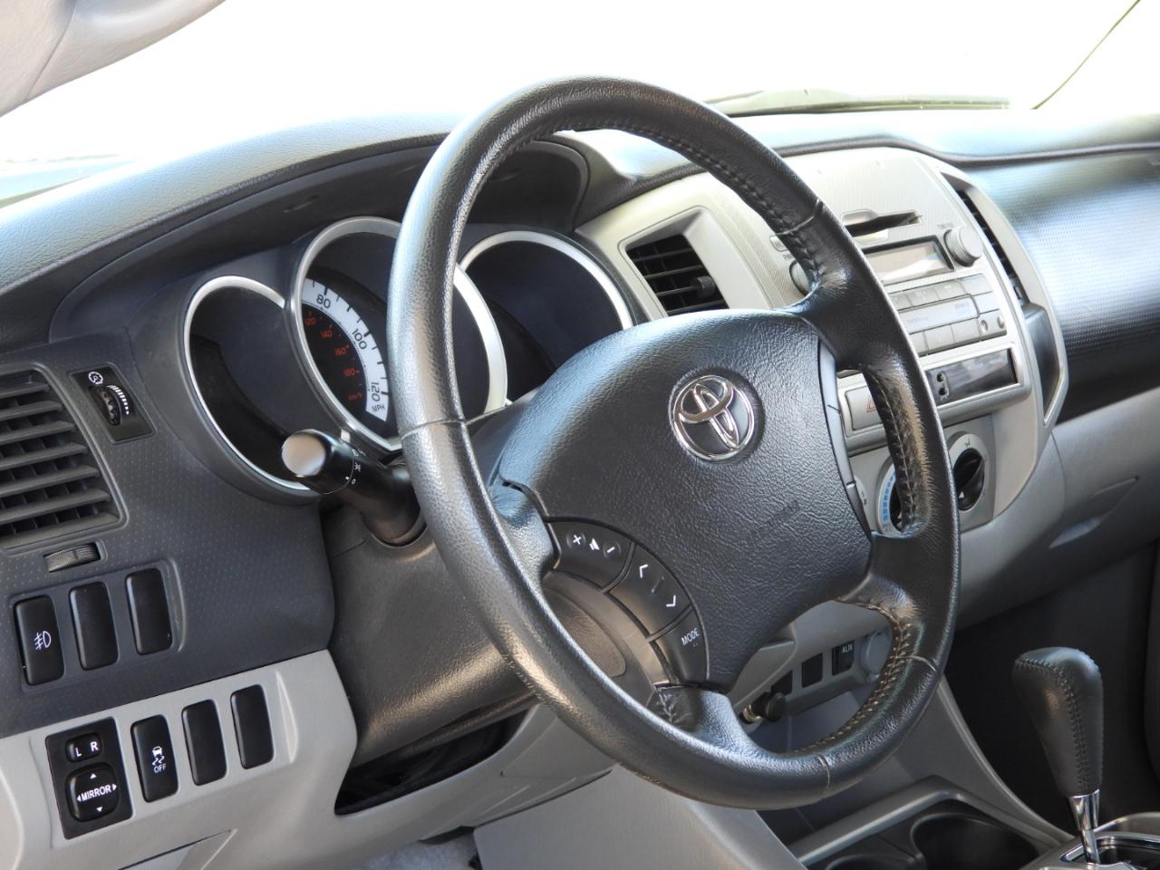 Toyota Tacoma PreRunner Double Cab V6 Auto 2WD 2011
