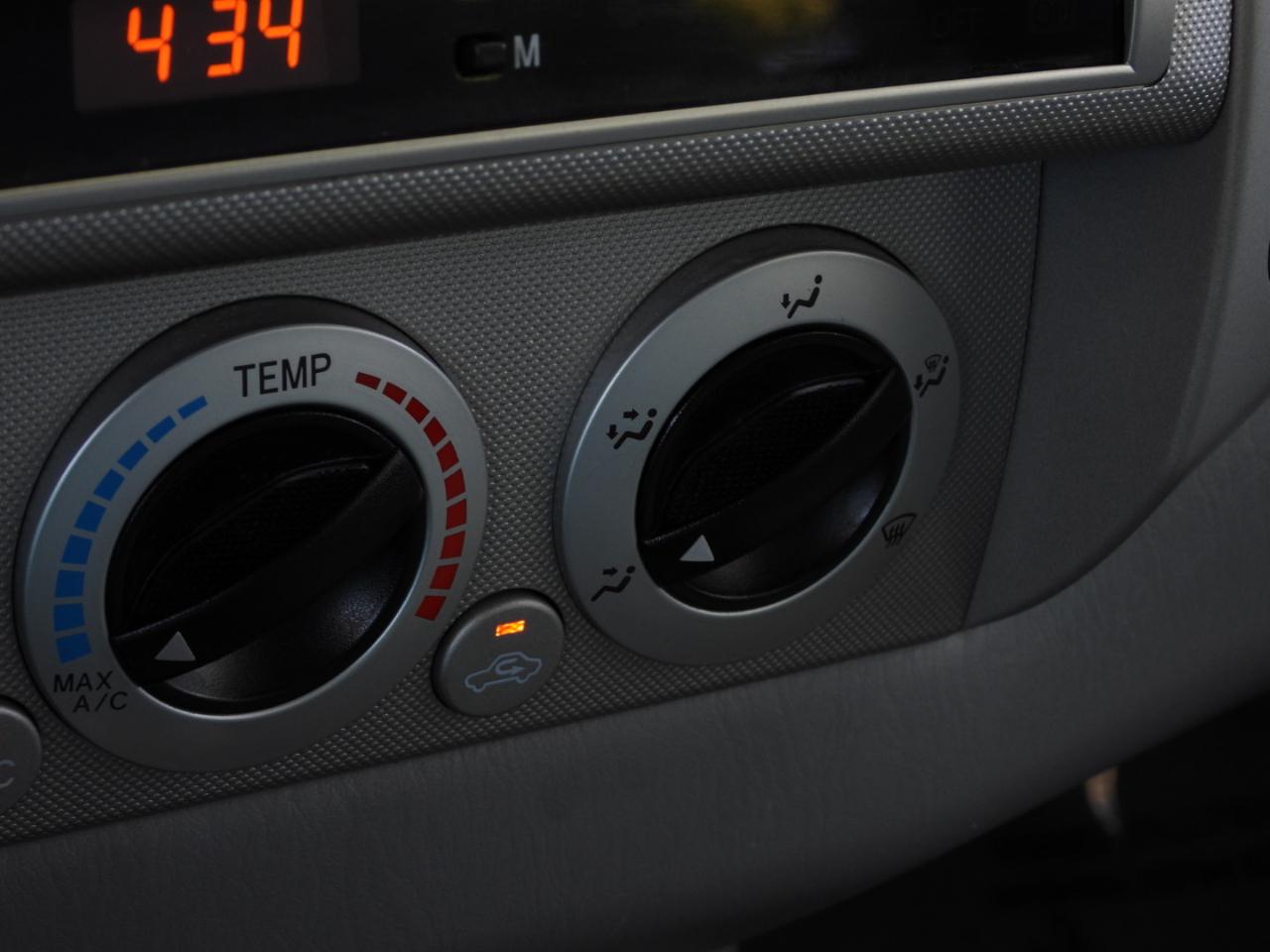 Toyota Tacoma PreRunner Double Cab V6 Auto 2WD 2011