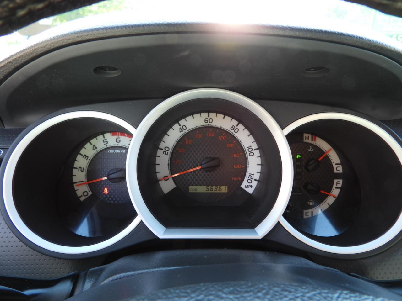 Toyota Tacoma PreRunner Double Cab V6 Auto 2WD 2011