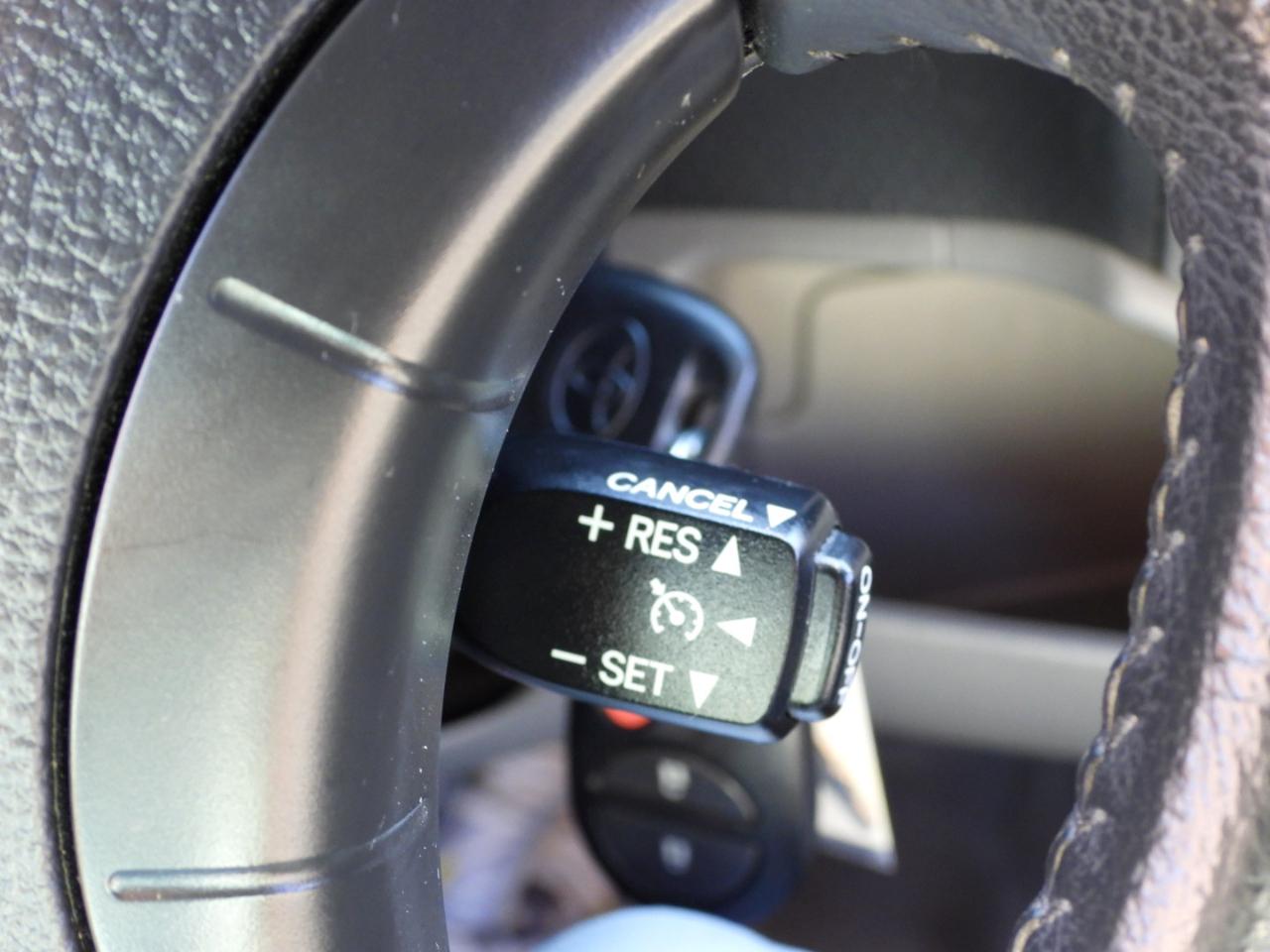 Toyota Tacoma PreRunner Double Cab V6 Auto 2WD 2011