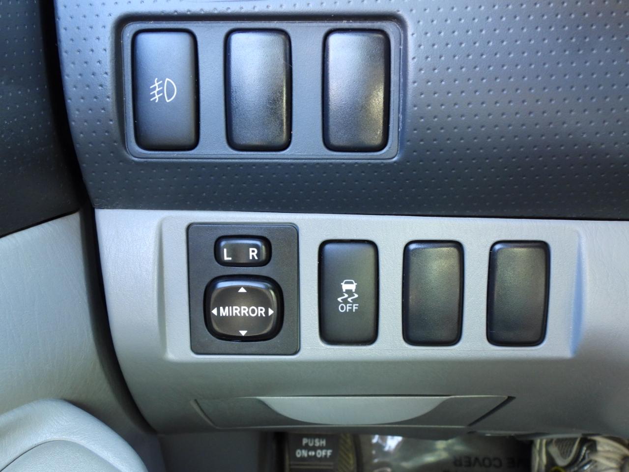 Toyota Tacoma PreRunner Double Cab V6 Auto 2WD 2011