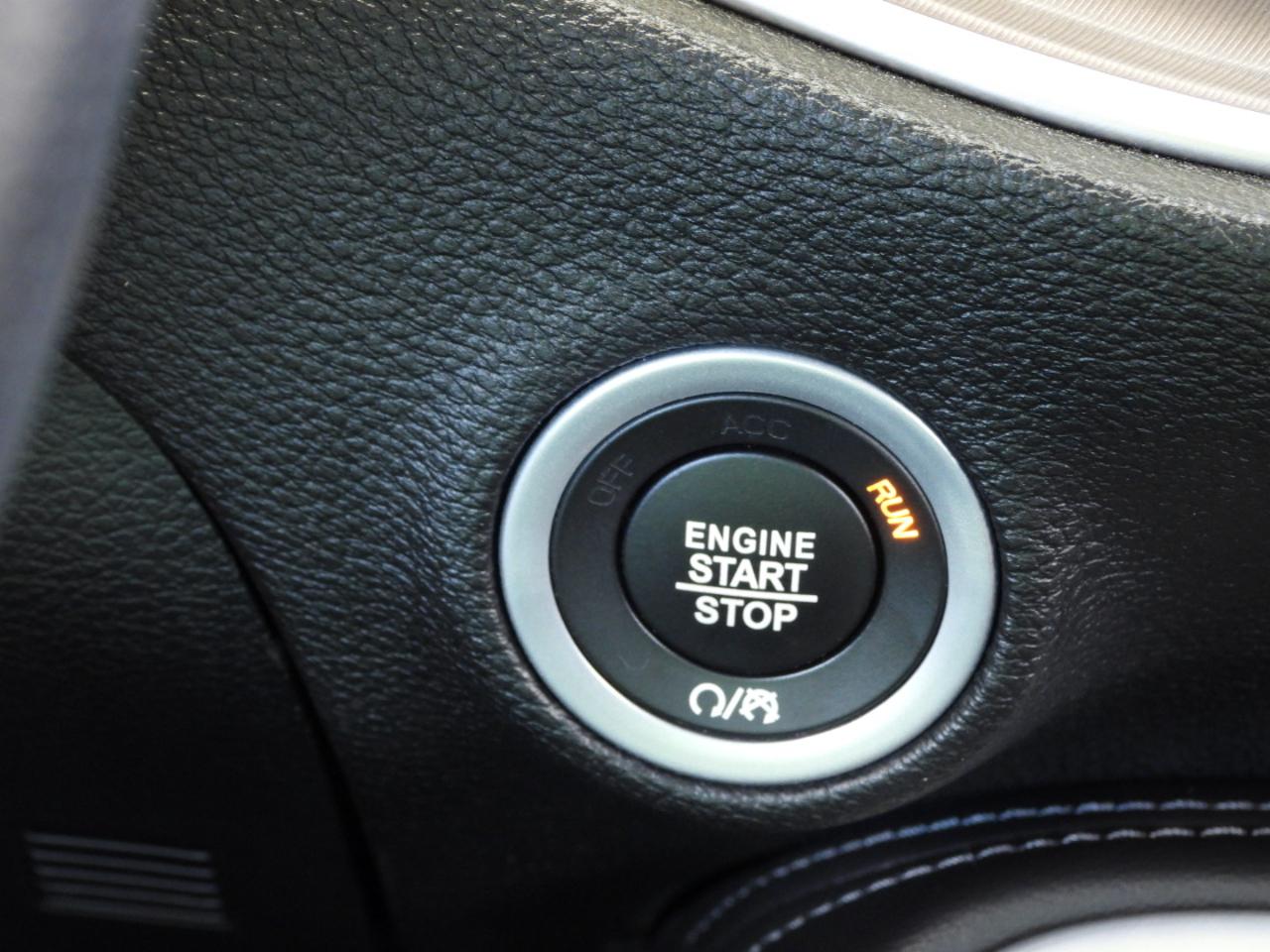 Dodge Challenger 2dr Cpe SXT 100th Anniversary Appearance Group 2020