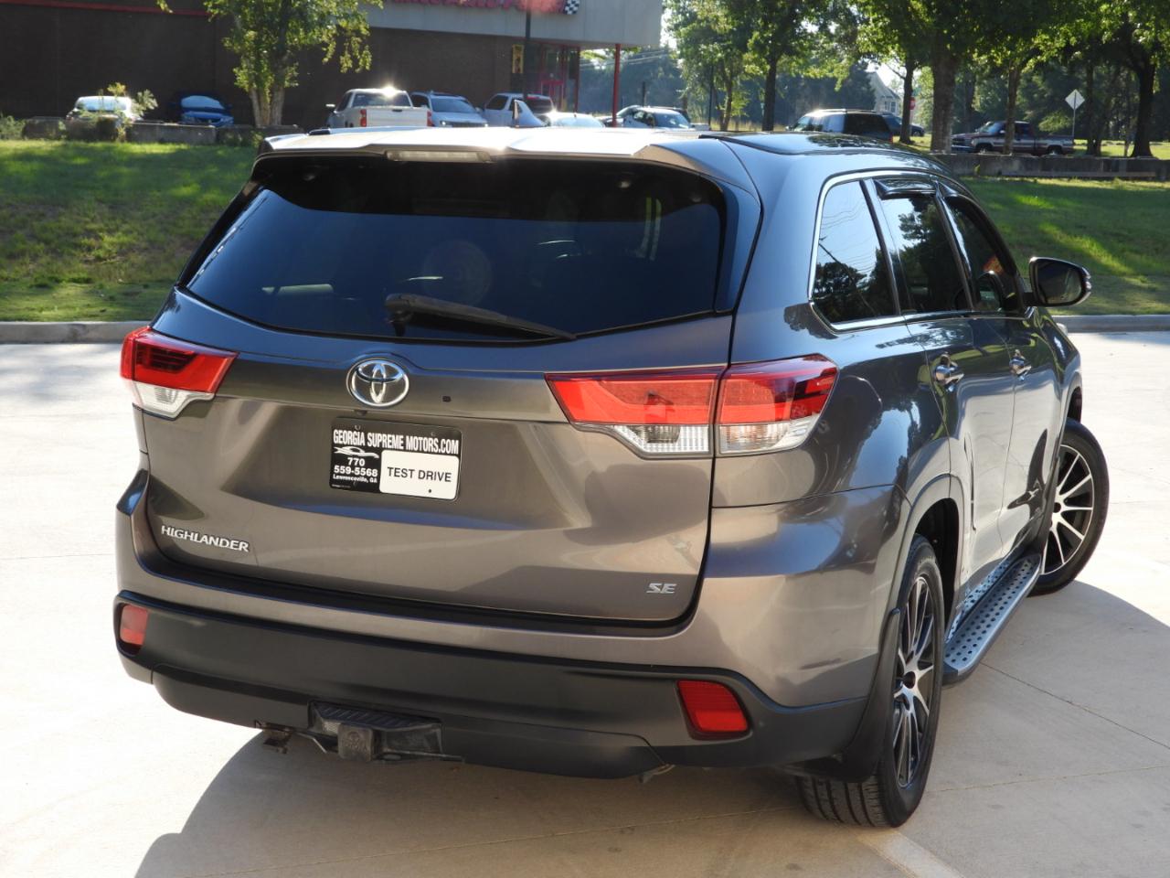 Toyota Highlander SE FWD V6 2017