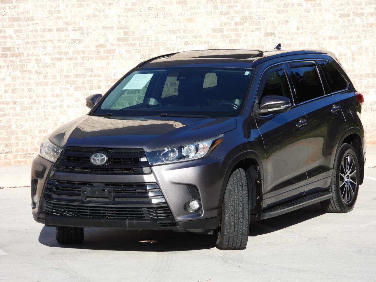 Toyota Highlander SE FWD V6 2017
