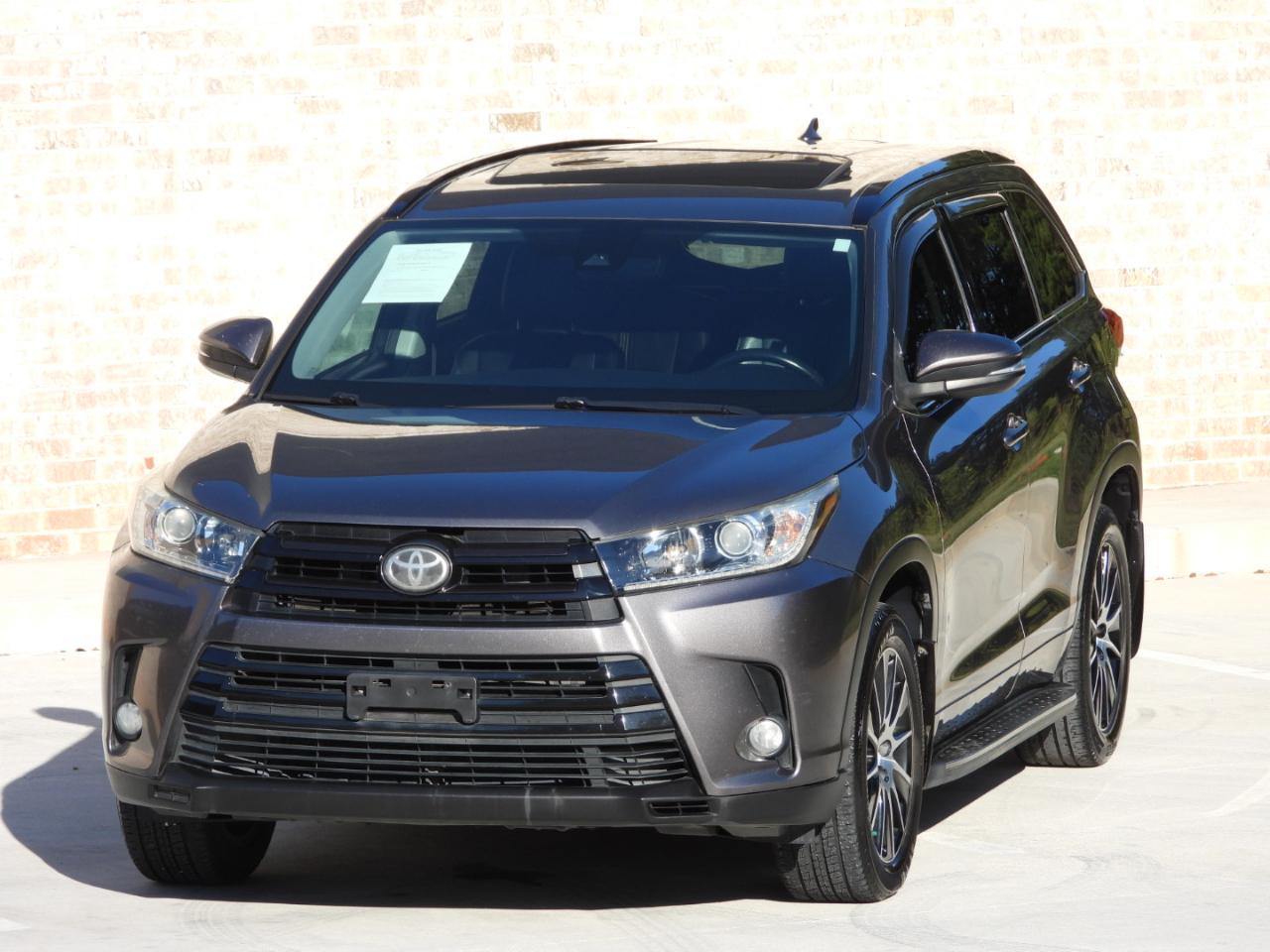 Toyota Highlander SE FWD V6 2017