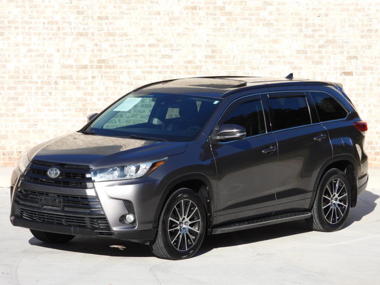 Toyota Highlander SE FWD V6 2017