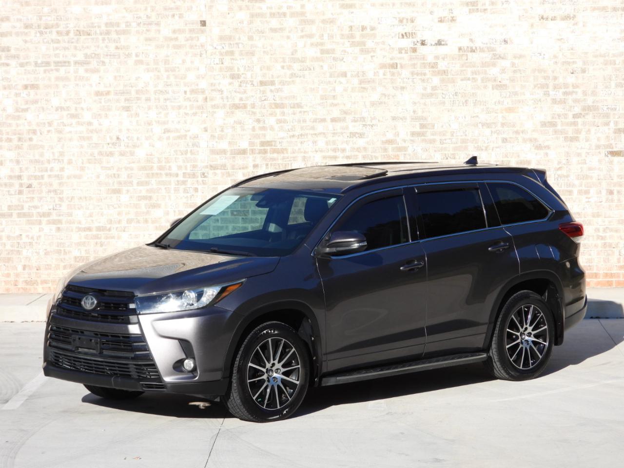 Toyota Highlander SE FWD V6 2017
