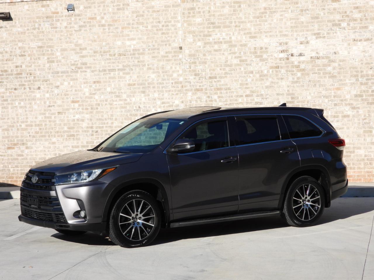 Toyota Highlander SE FWD V6 2017