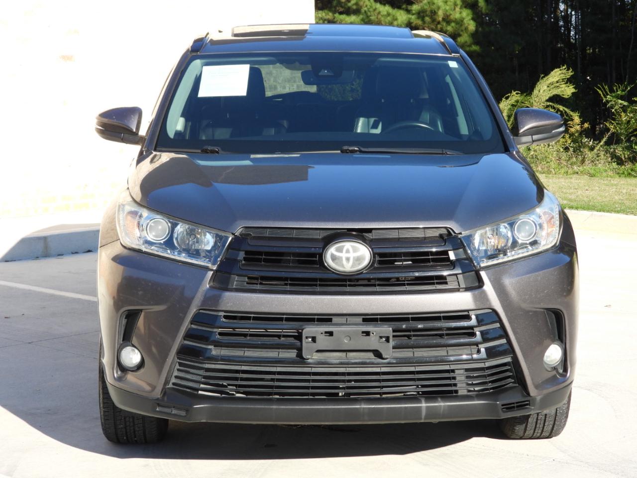 Toyota Highlander SE FWD V6 2017