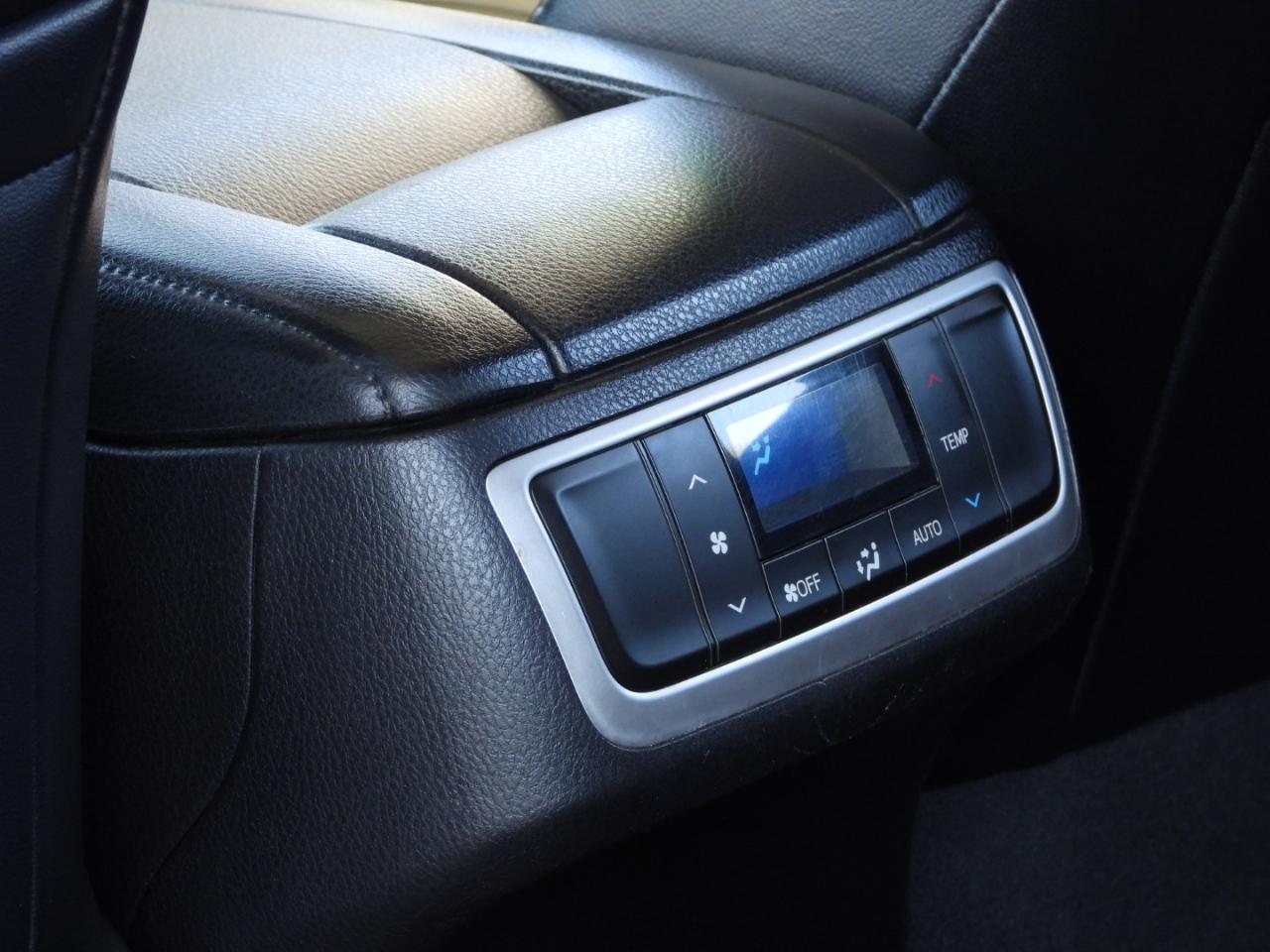 Toyota Highlander SE FWD V6 2017