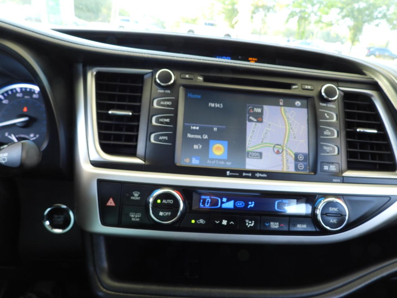 Toyota Highlander SE FWD V6 2017