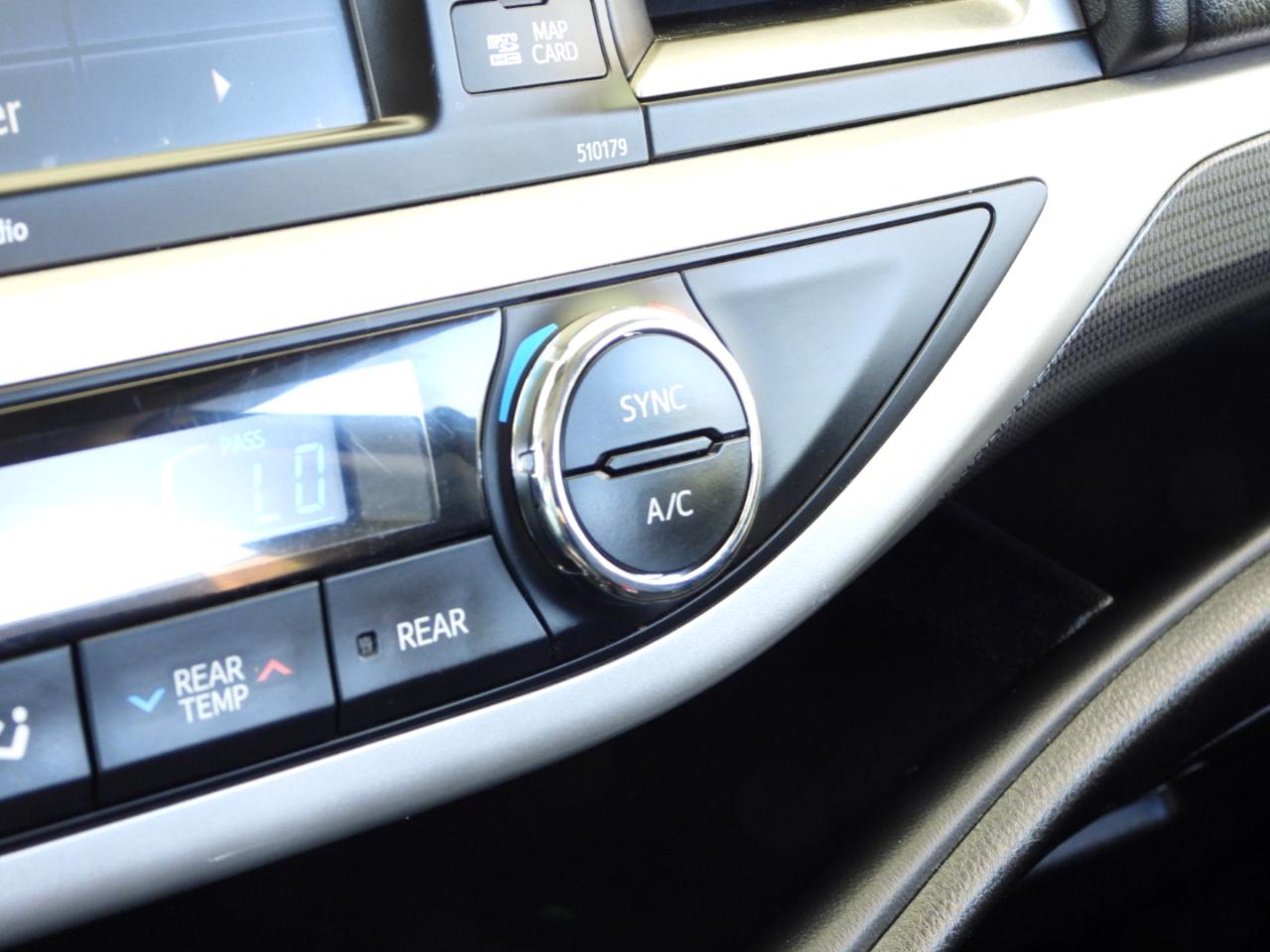 Toyota Highlander SE FWD V6 2017