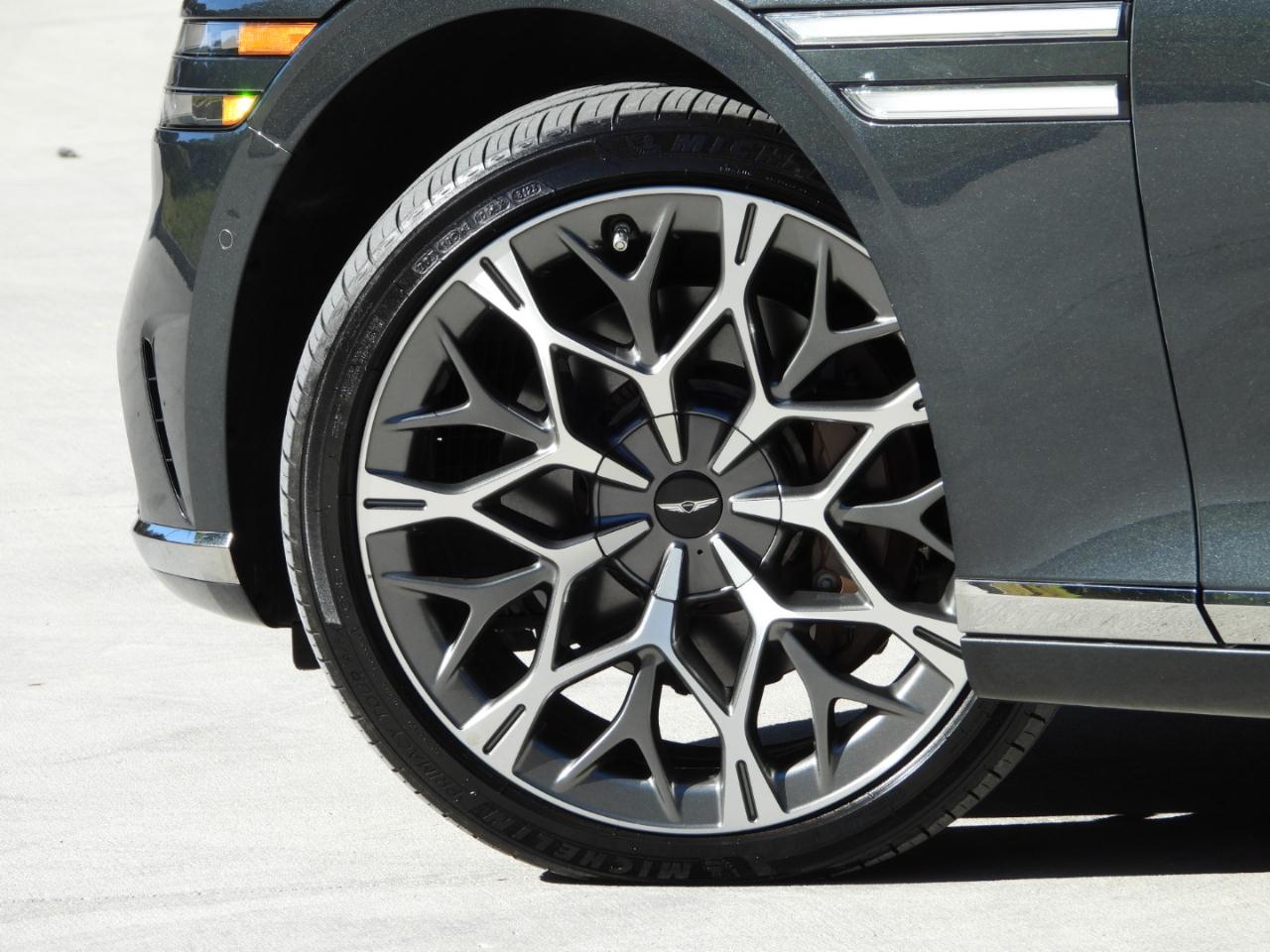 Genesis G90 3.5T e-Supercharger 2023