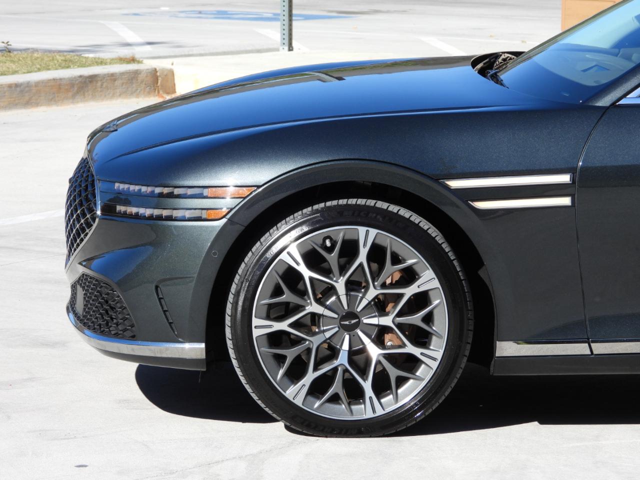 Genesis G90 3.5T e-Supercharger 2023