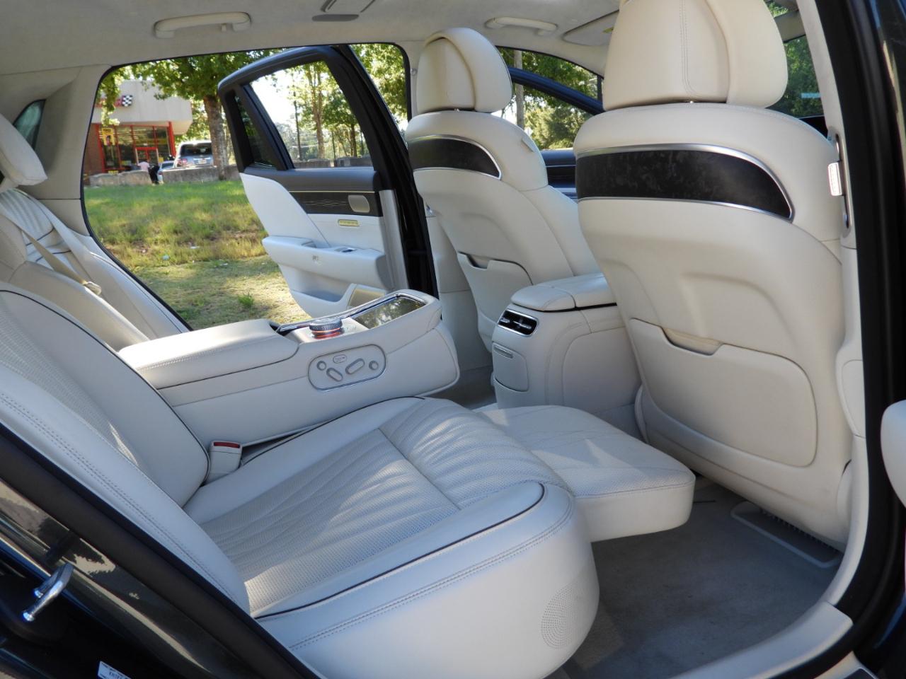 Genesis G90 3.5T e-Supercharger 2023