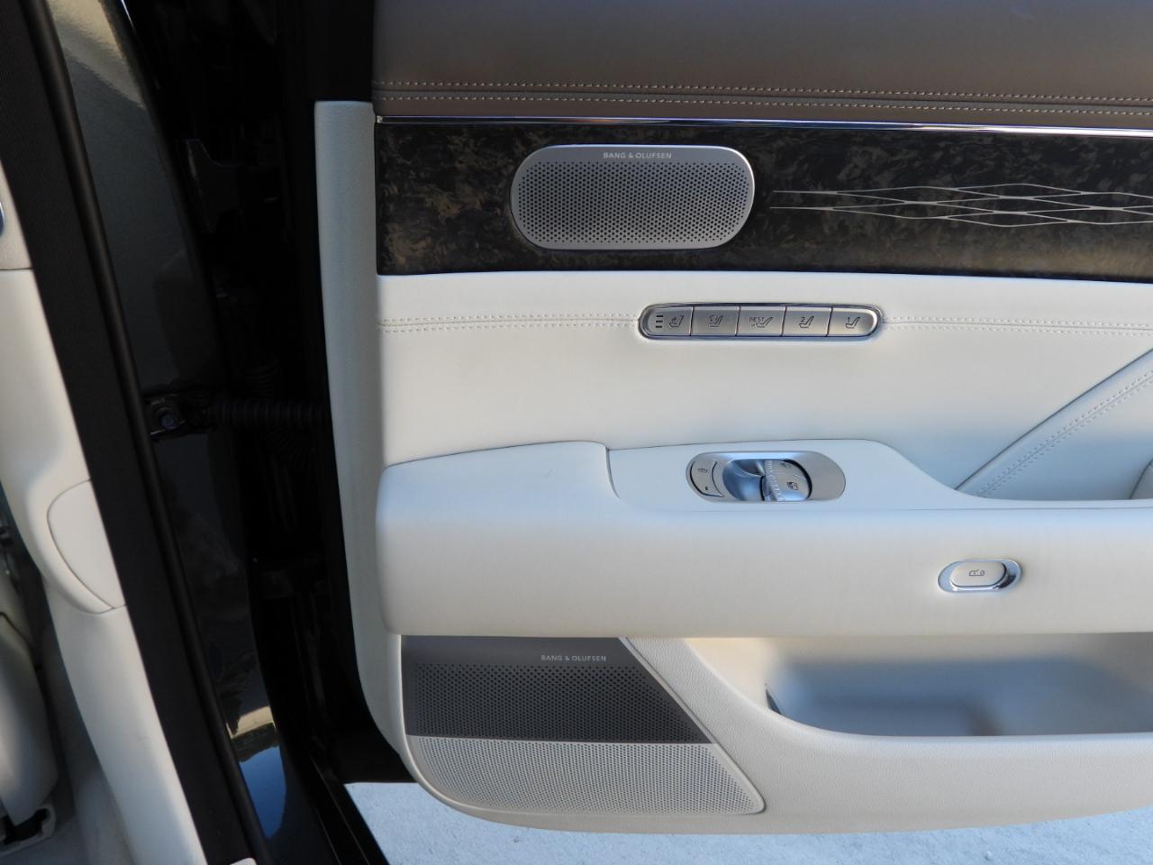 Genesis G90 3.5T e-Supercharger 2023