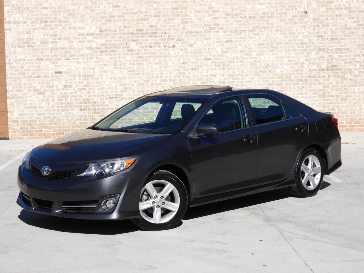 Toyota Camry SE 2012