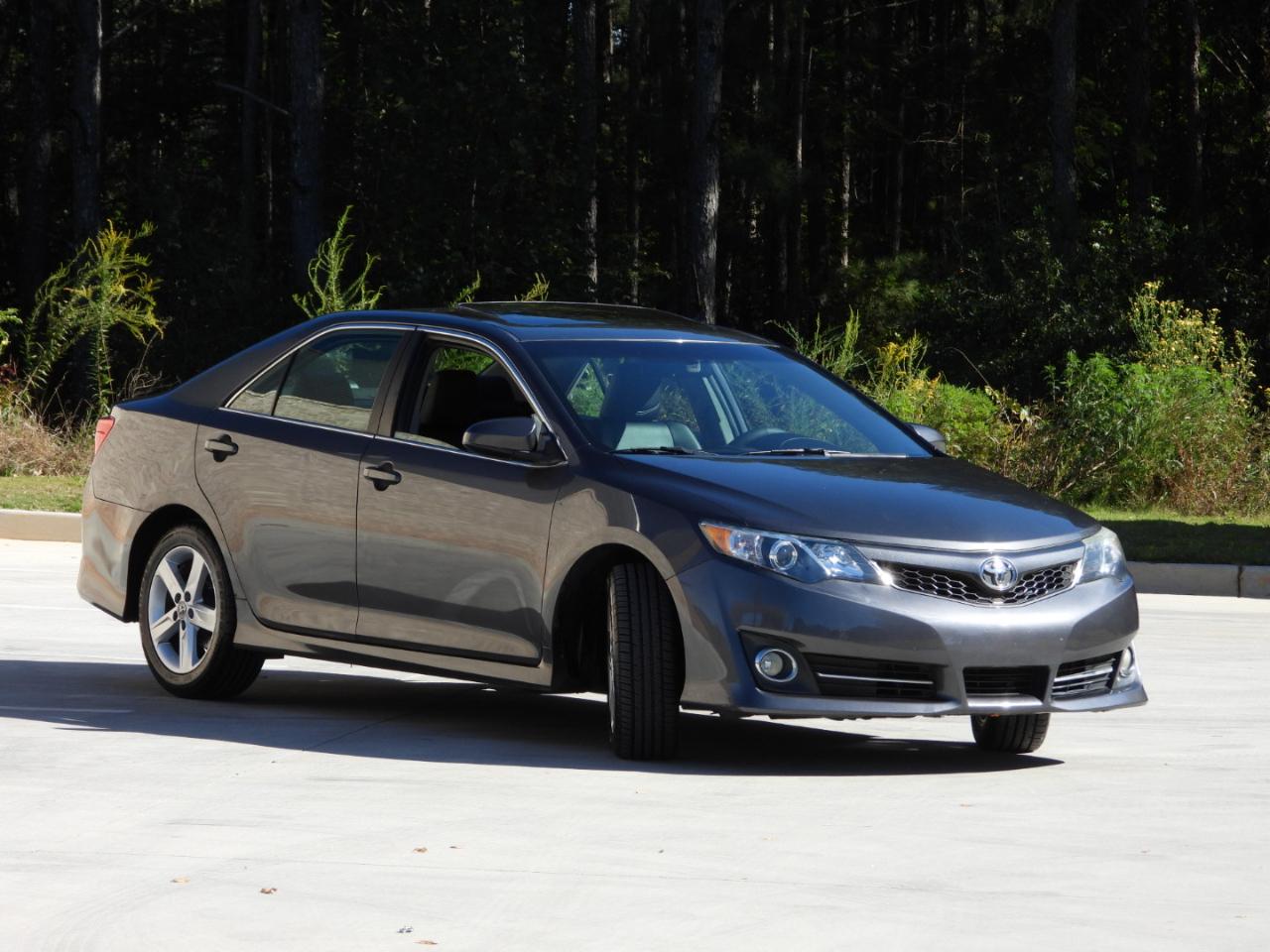 Toyota Camry SE 2012