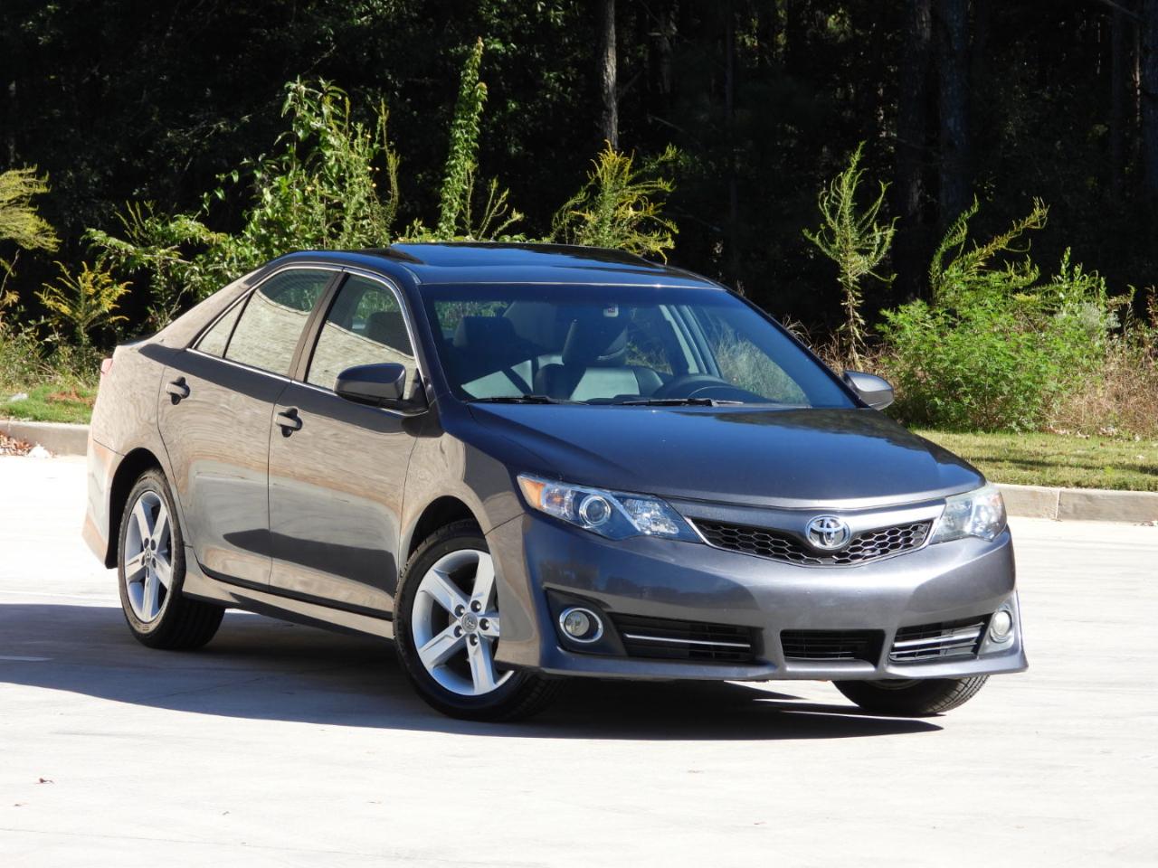 Toyota Camry SE 2012