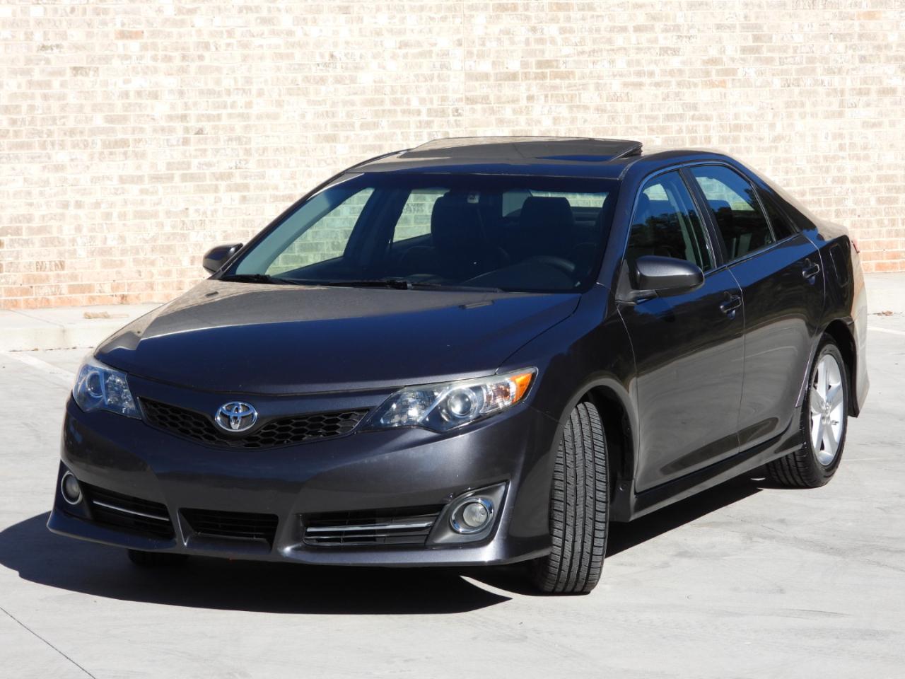 Toyota Camry SE 2012