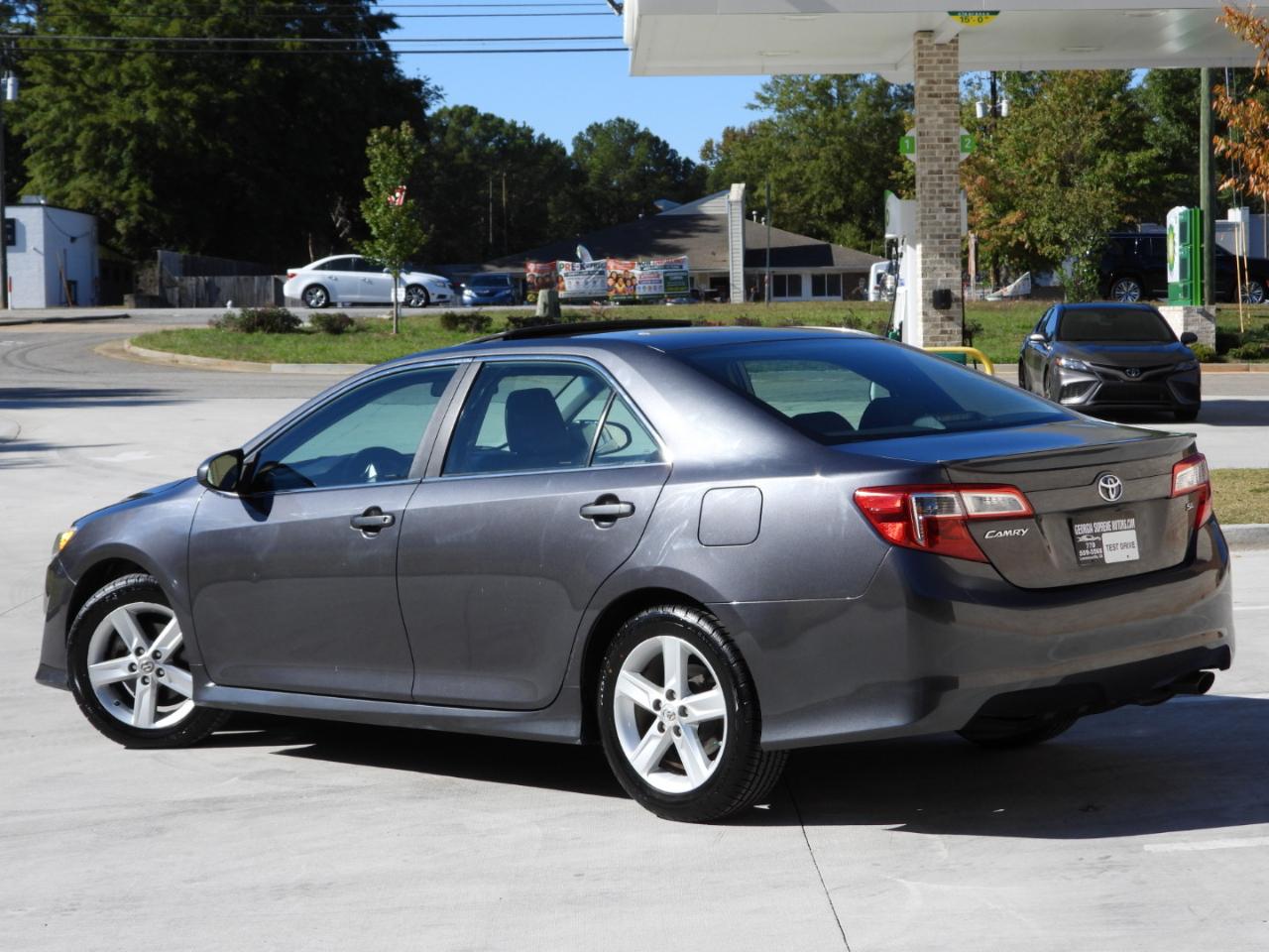 Toyota Camry SE 2012