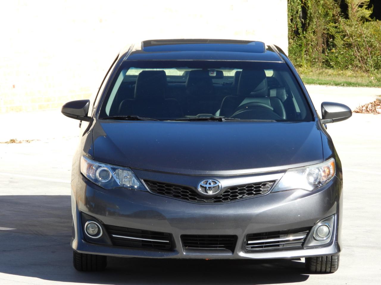 Toyota Camry SE 2012
