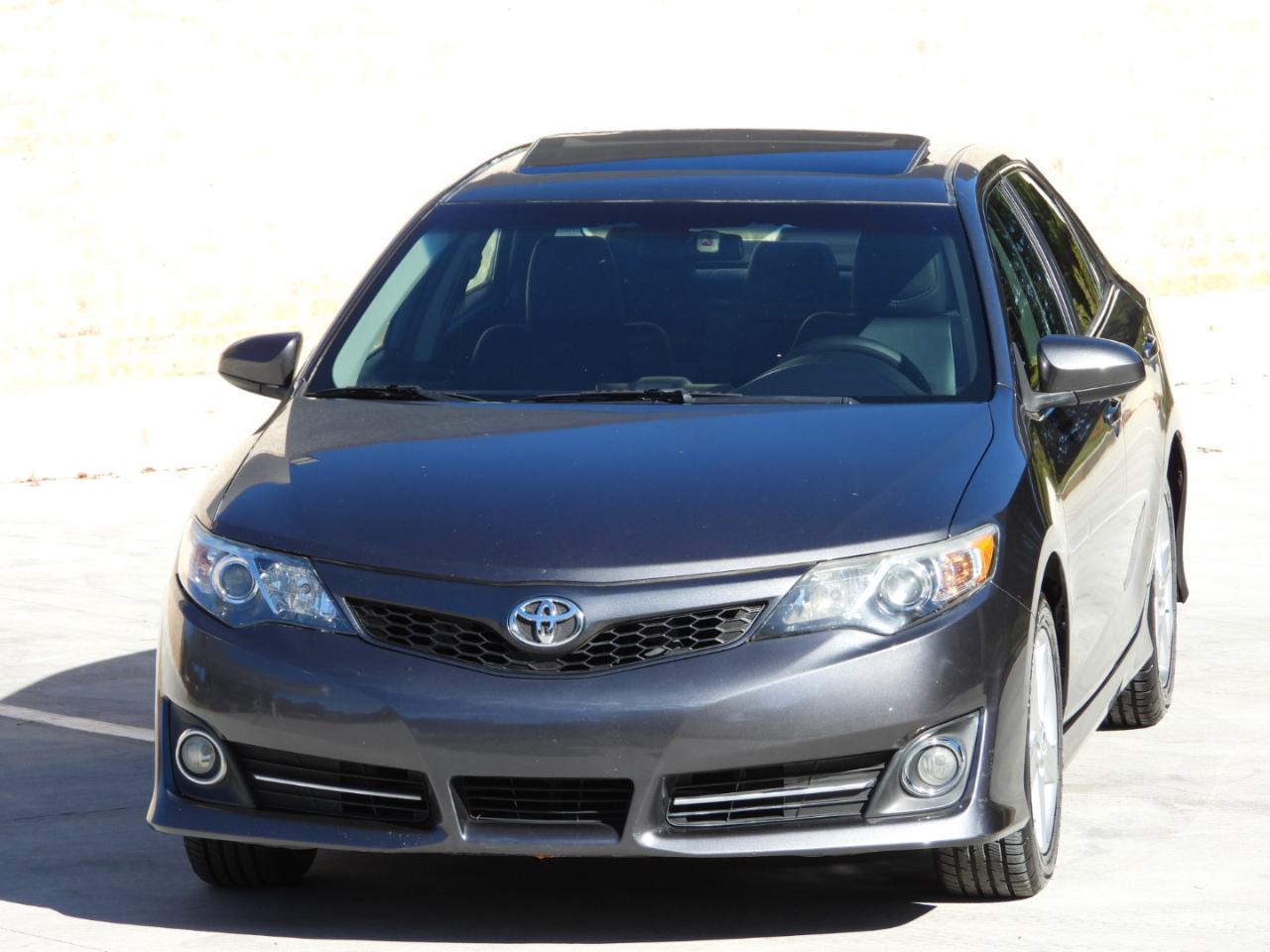 Toyota Camry SE 2012