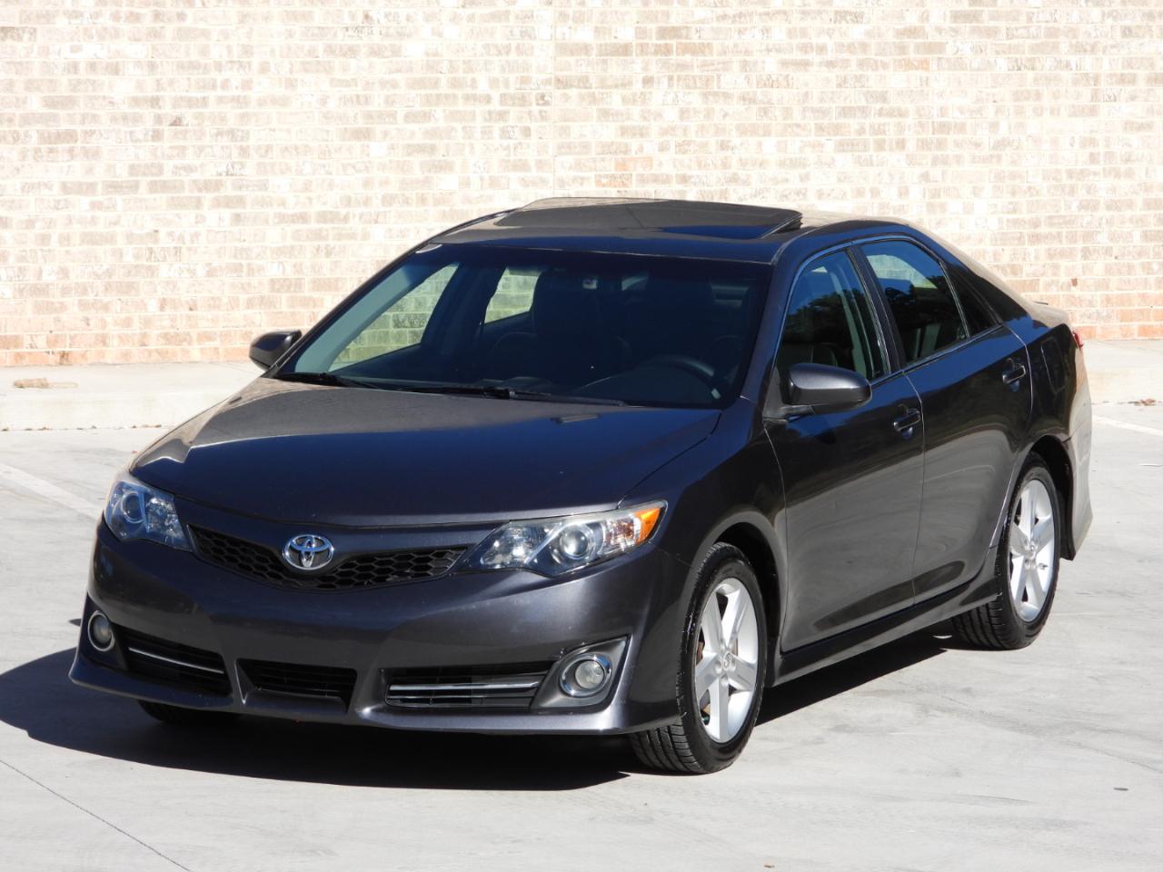 Toyota Camry SE 2012