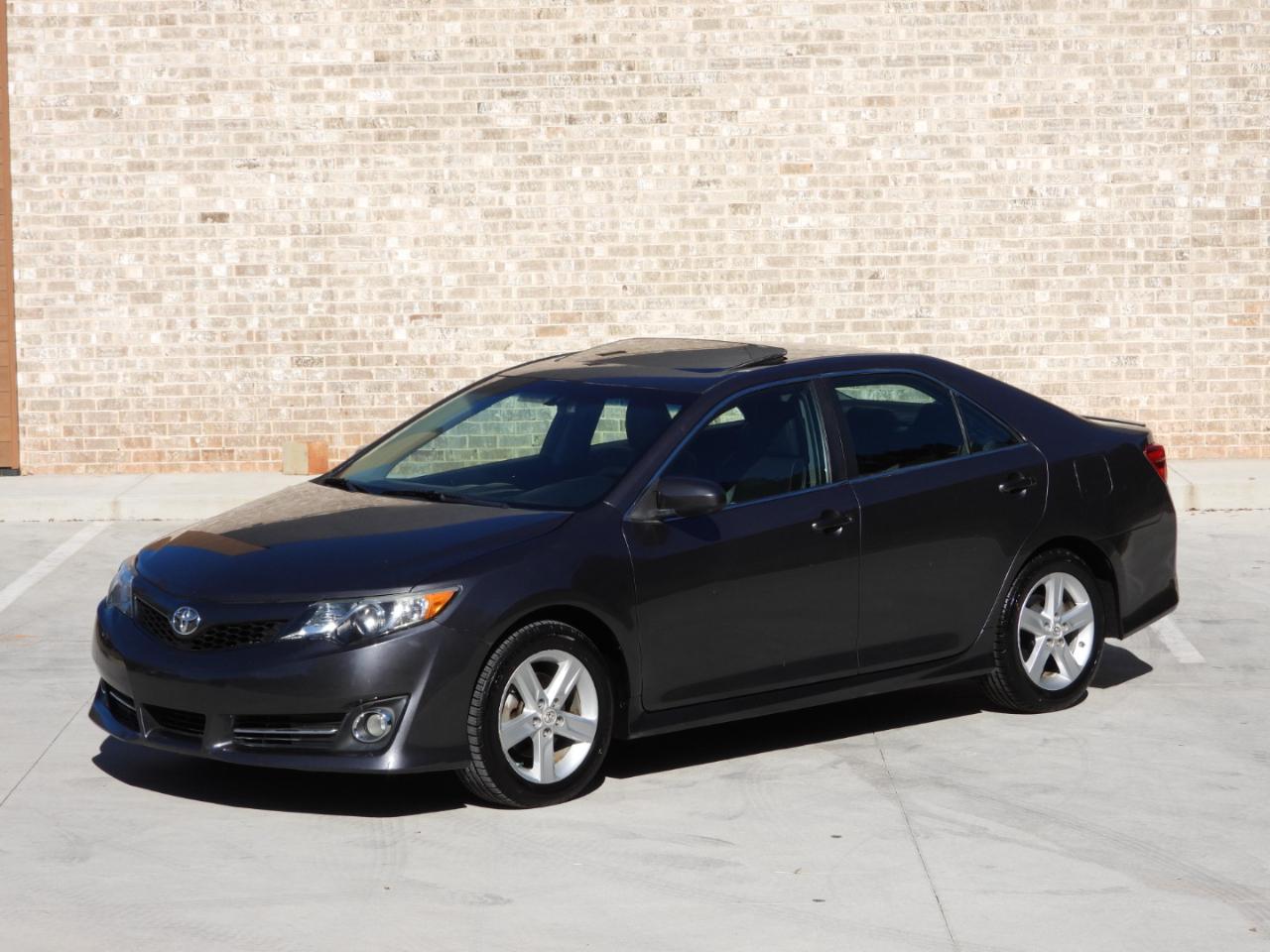 Toyota Camry SE 2012