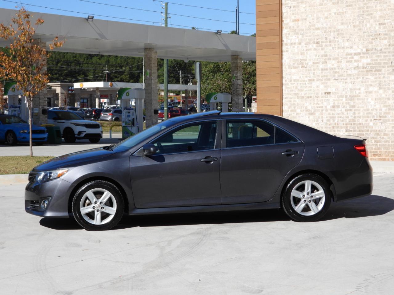 Toyota Camry SE 2012