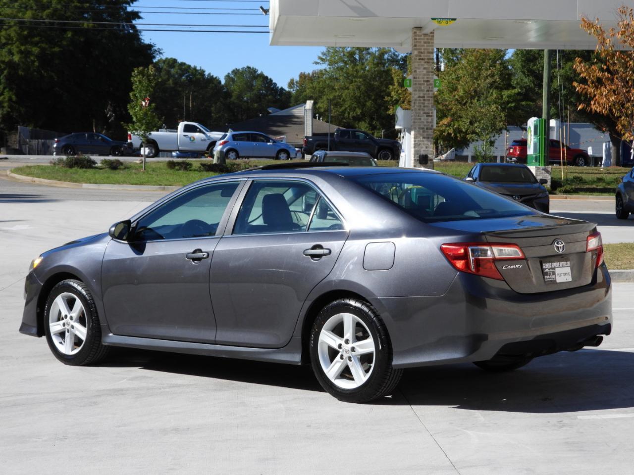 Toyota Camry SE 2012