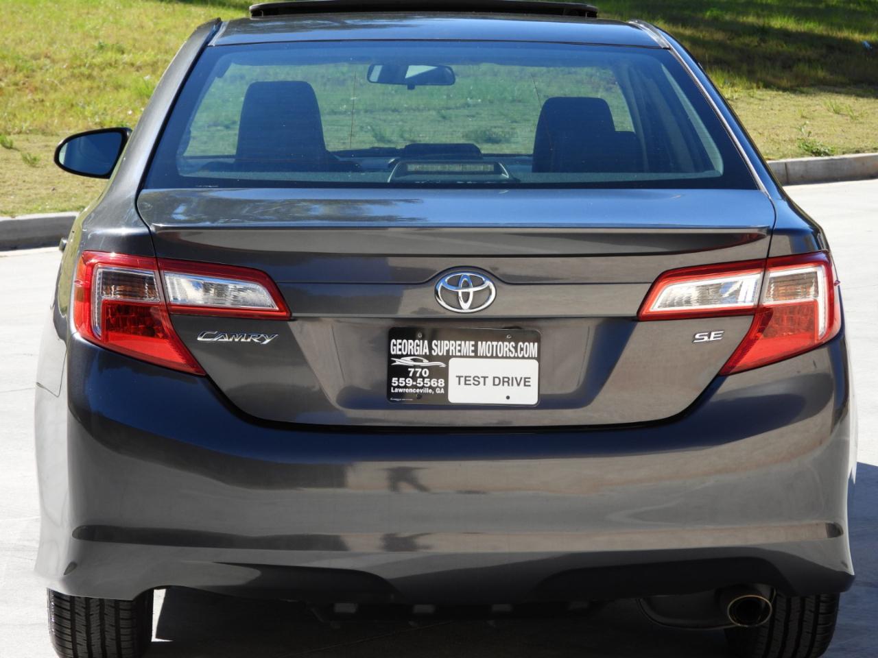 Toyota Camry SE 2012
