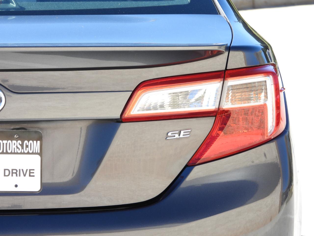 Toyota Camry SE 2012