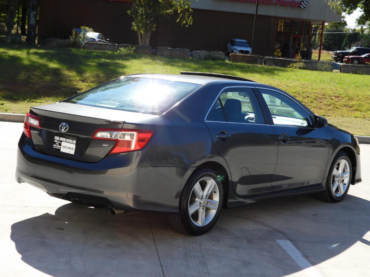 Toyota Camry SE 2012