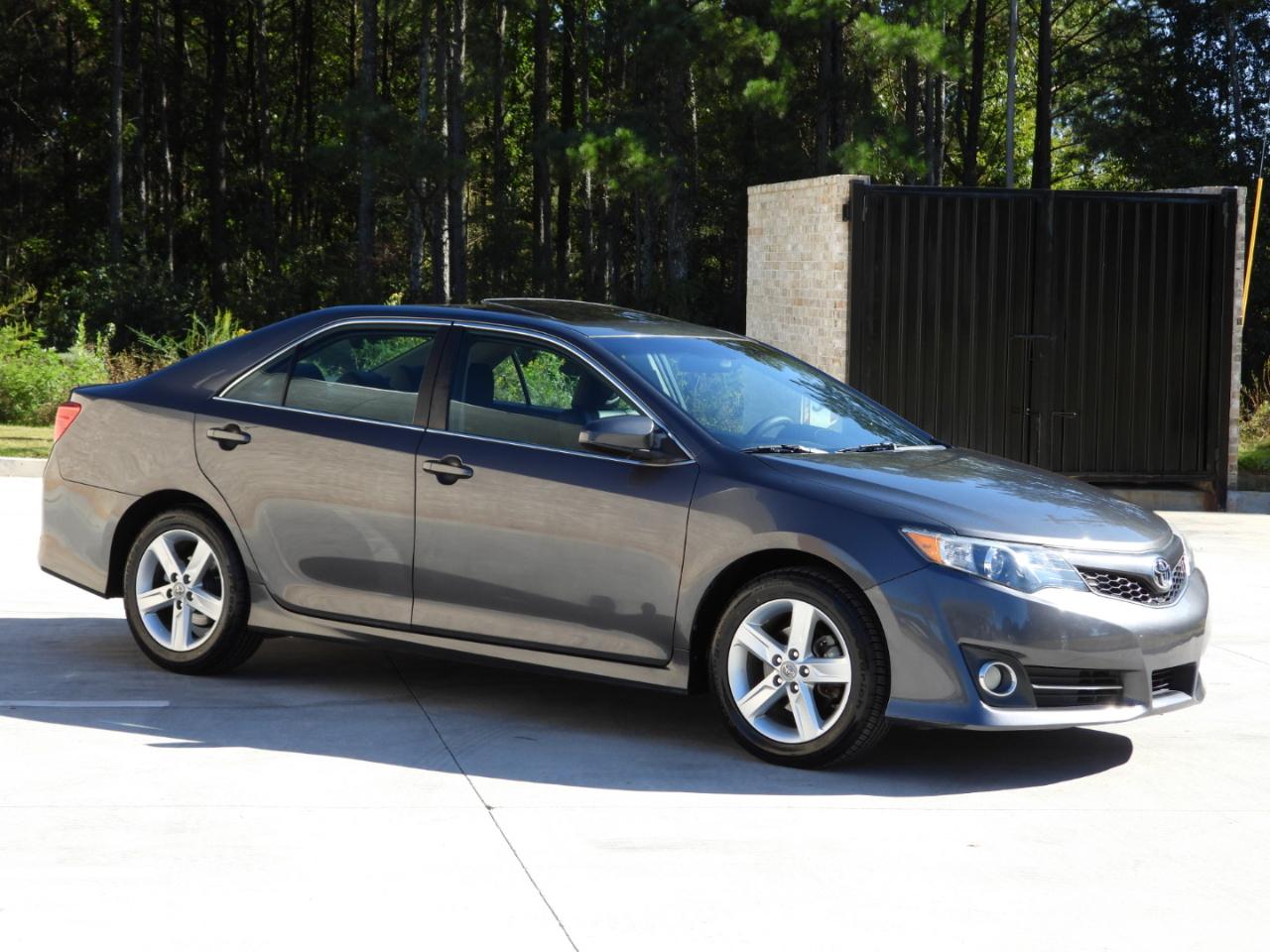 Toyota Camry SE 2012