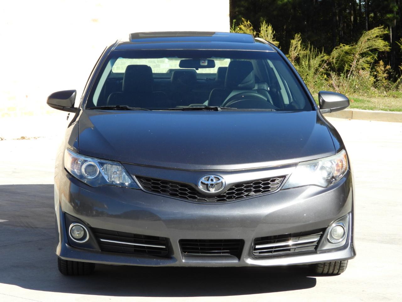 Toyota Camry SE 2012