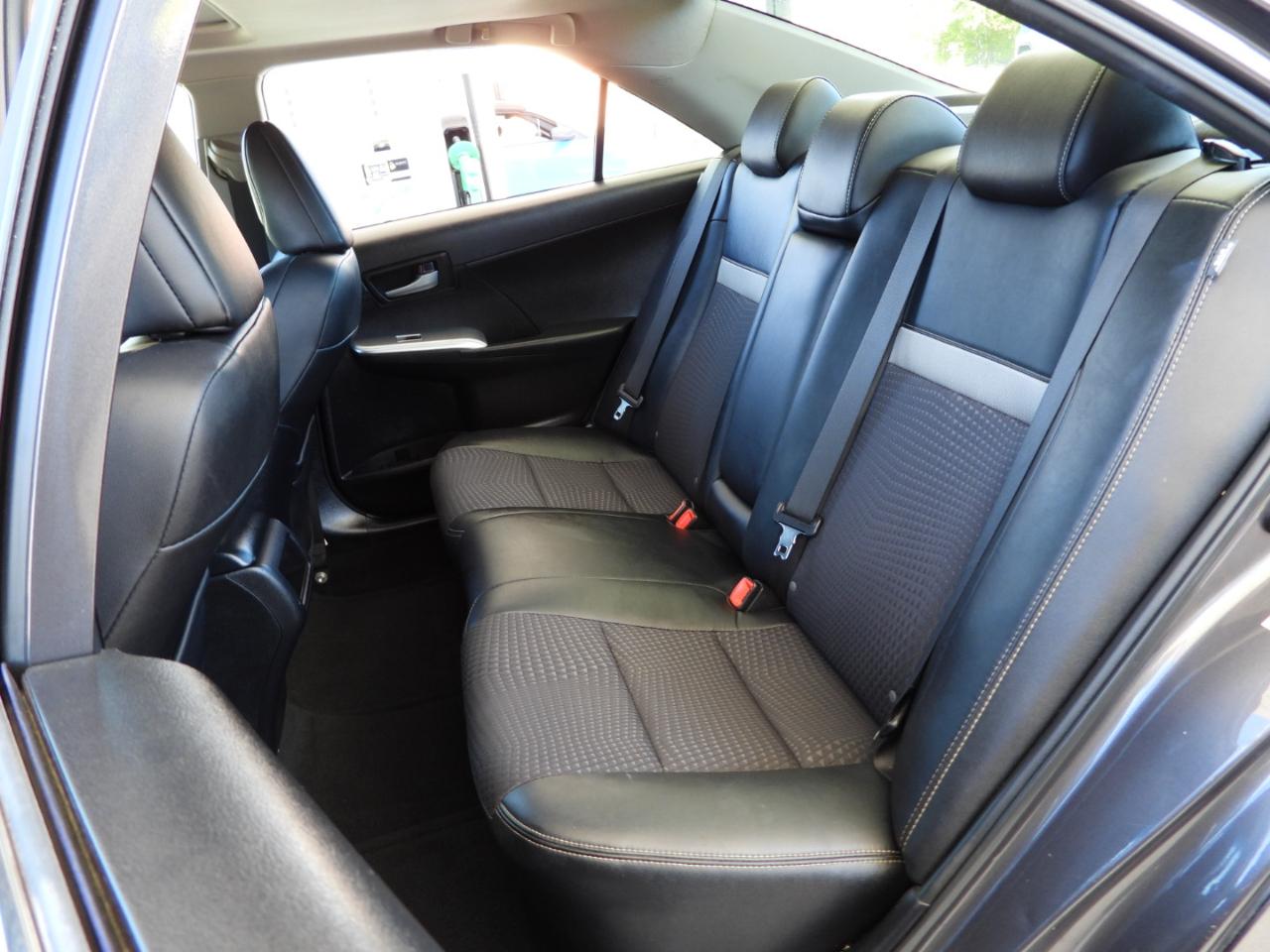 Toyota Camry SE 2012