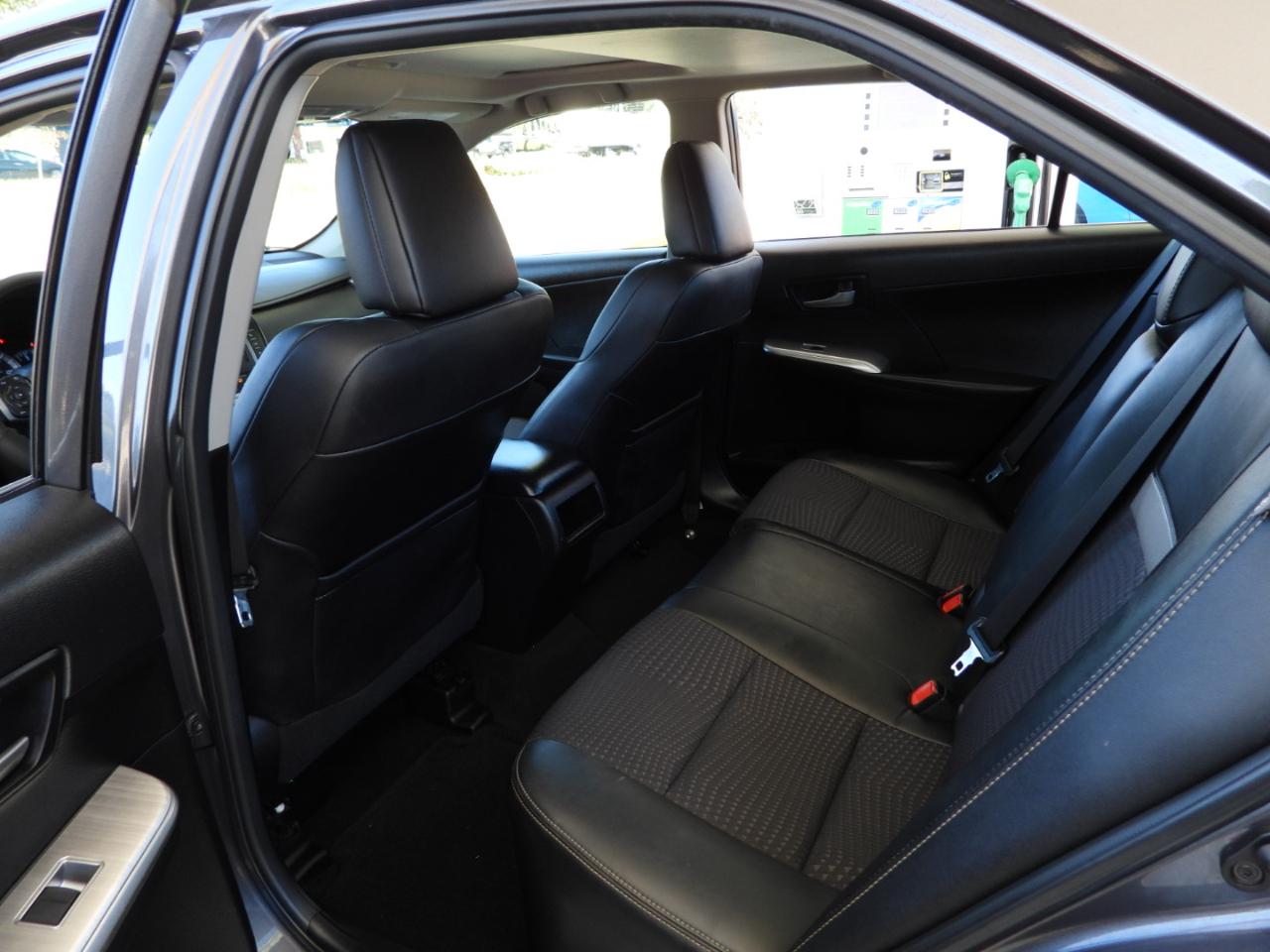 Toyota Camry SE 2012