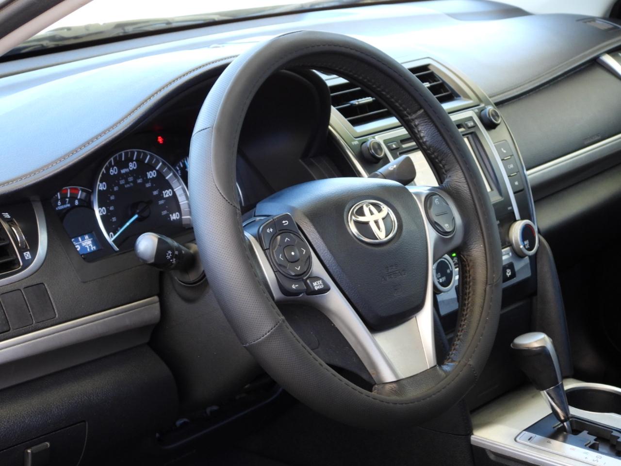 Toyota Camry SE 2012