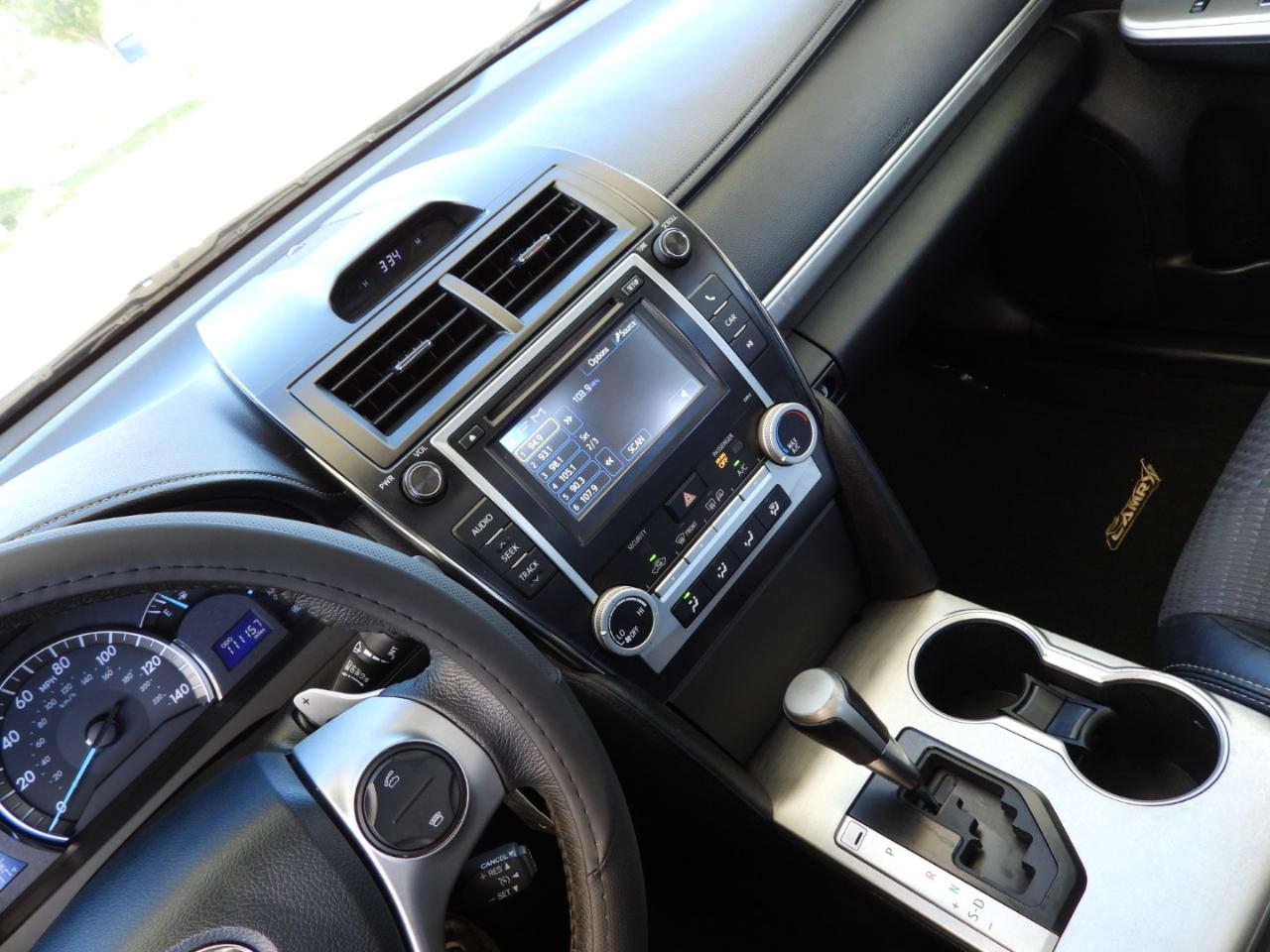 Toyota Camry SE 2012