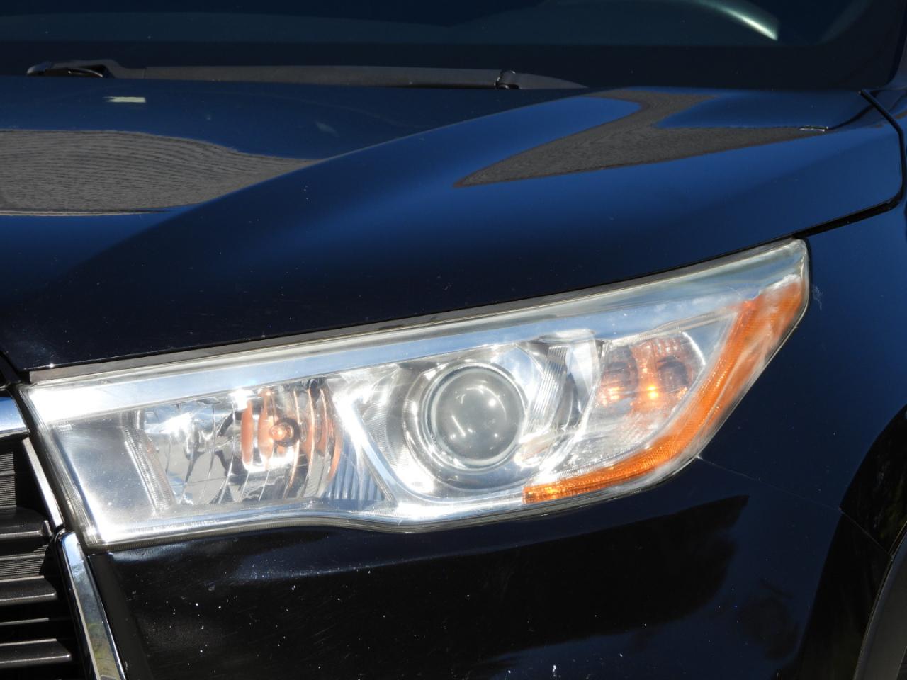 Toyota Highlander XLE FWD V6 2015