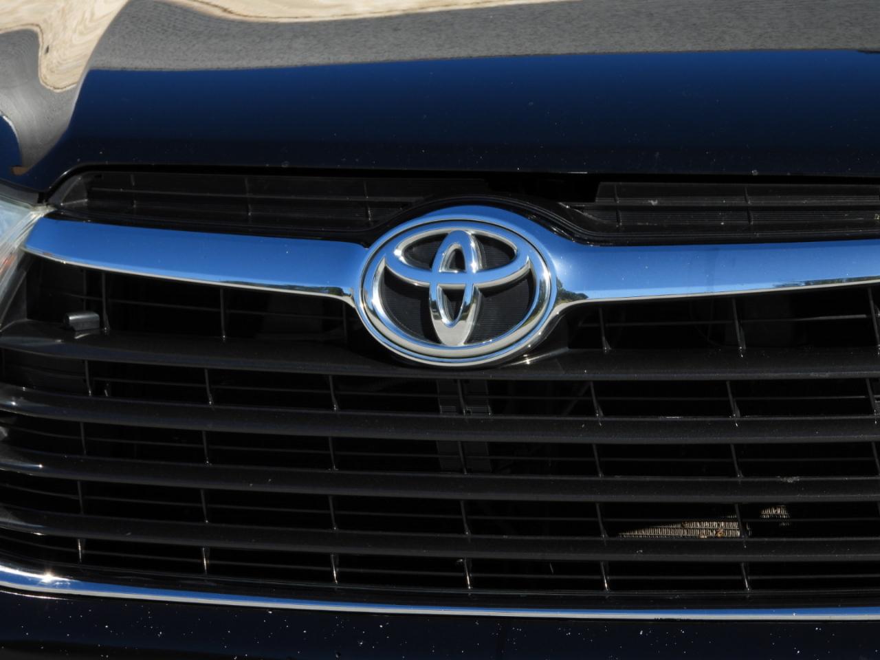 Toyota Highlander XLE FWD V6 2015