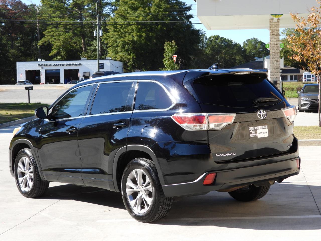 Toyota Highlander XLE FWD V6 2015