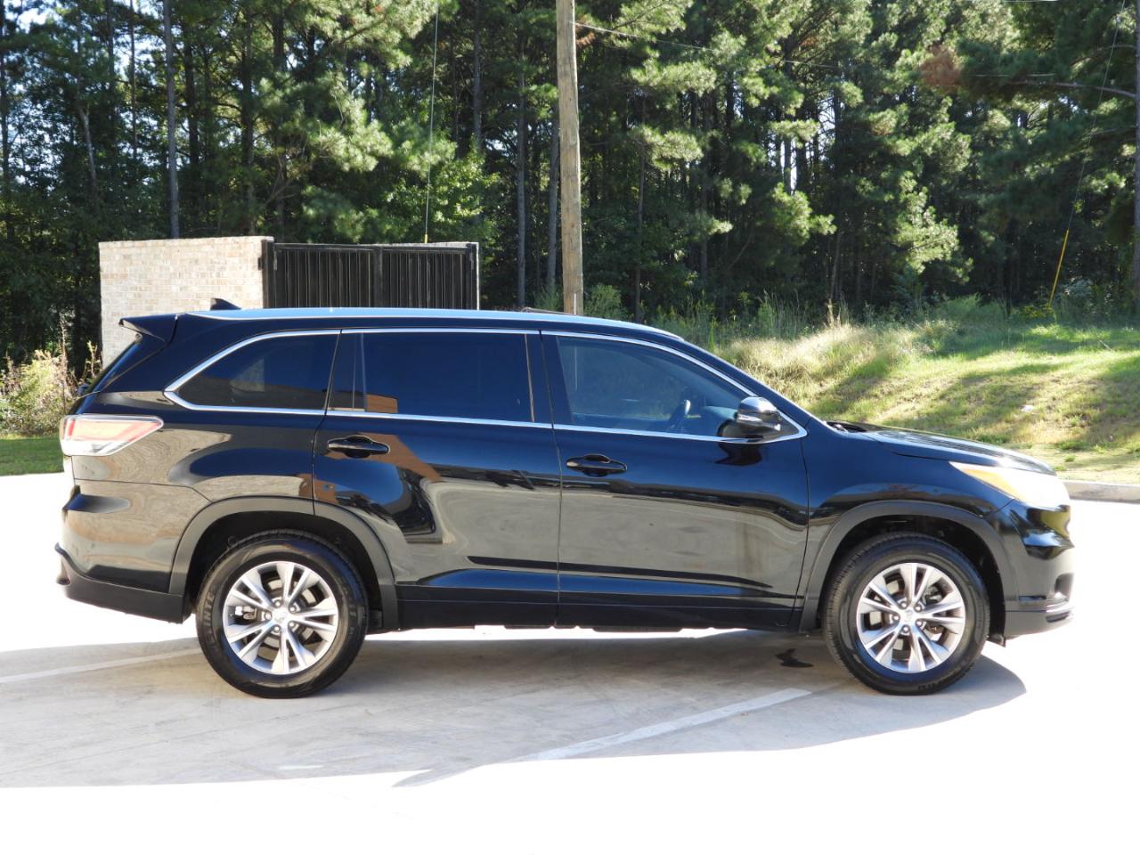 Toyota Highlander XLE FWD V6 2015
